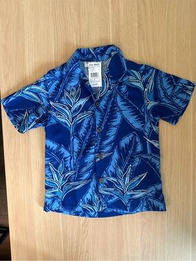 Boys Size 5 Hawaiian print shirt